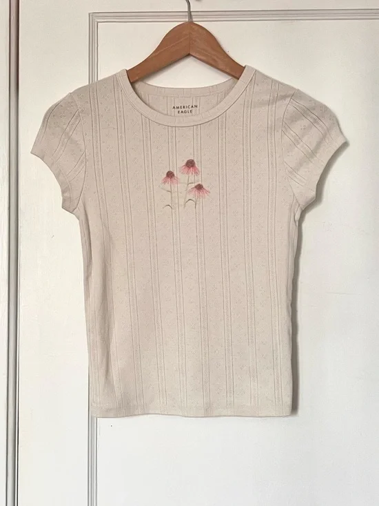 American Eagle Cream Ribbed Tee with Pink Floral Printed Graphic - Picture 1 of 3